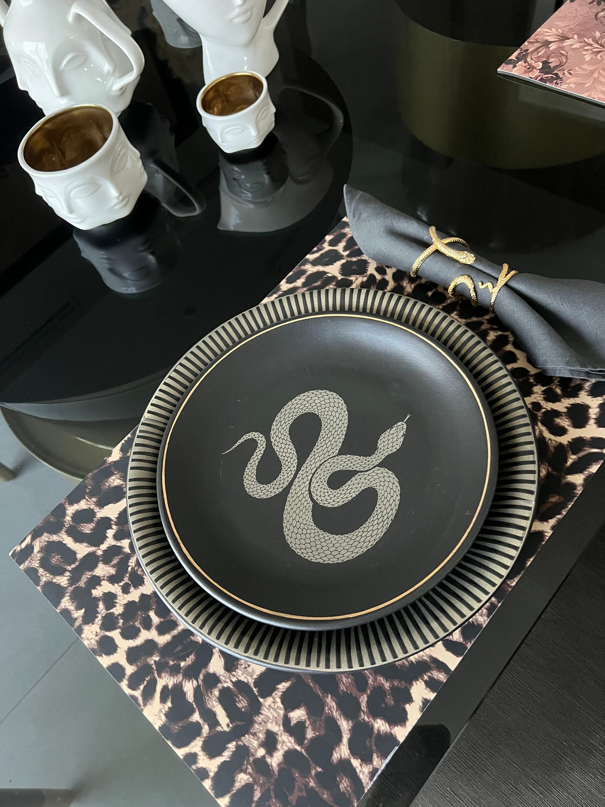 How to set your table - LAURA CANTU JEWELRY