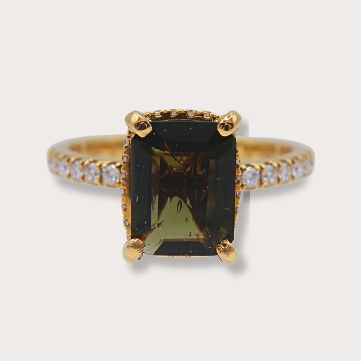 Anillo de Diamantes y Moldavita