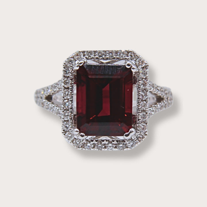Diamond and Garnet Ring F1005