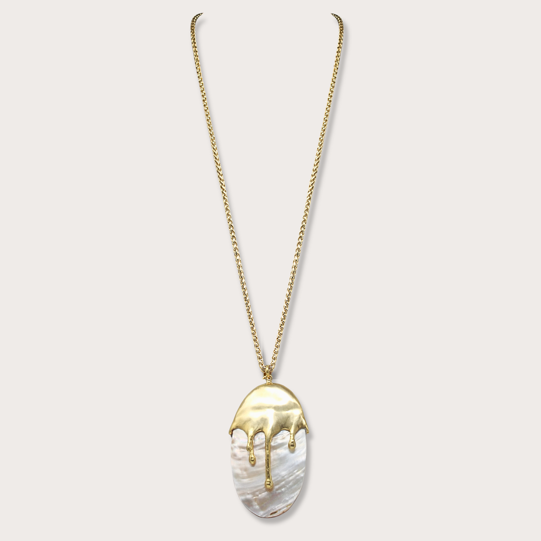Aurora Madre Perla pendant