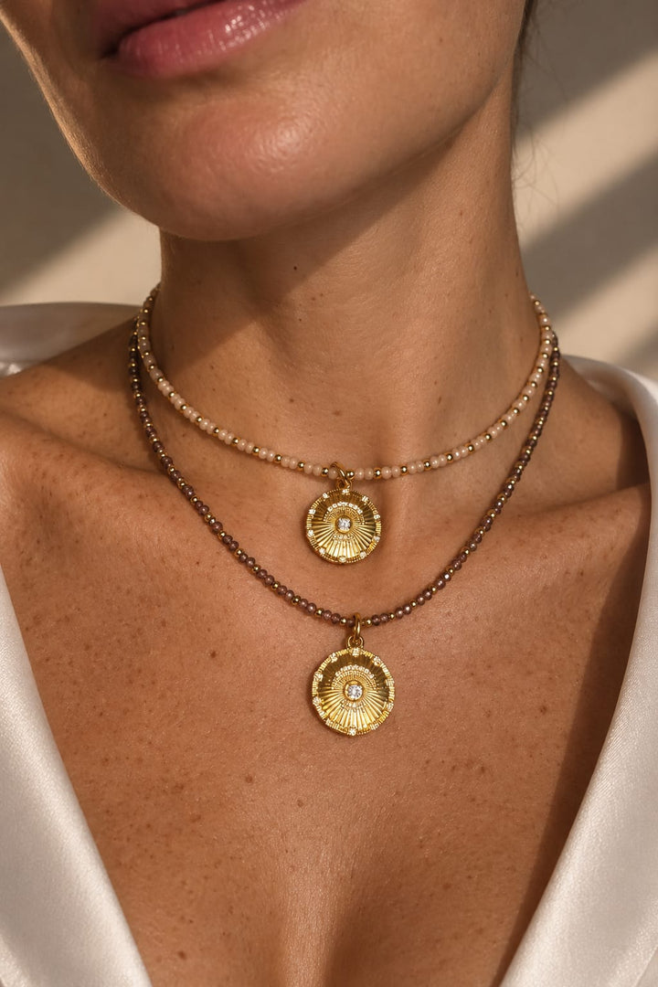 JNS Collar con Piedras y Dije Luna