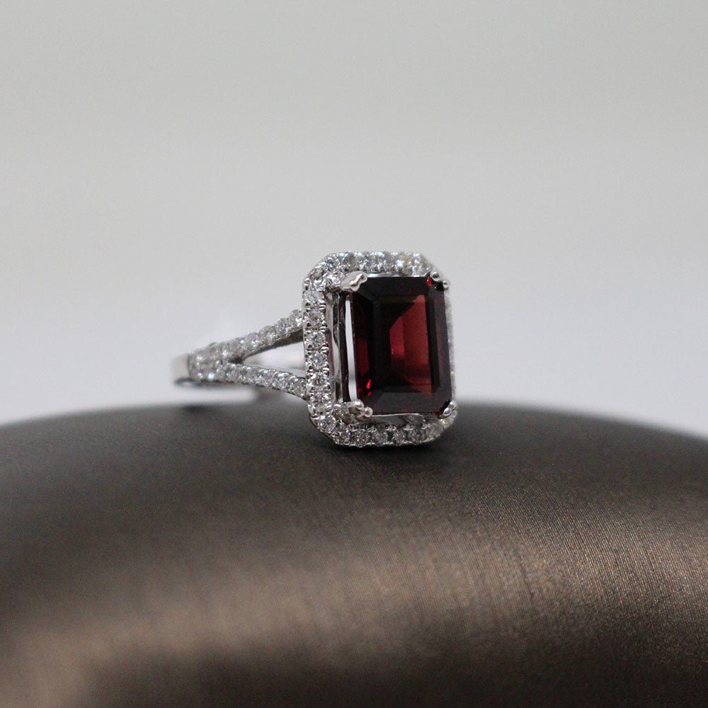 Anillo Diamantes y Granate F1005 - LAURA CANTU JEWELRY