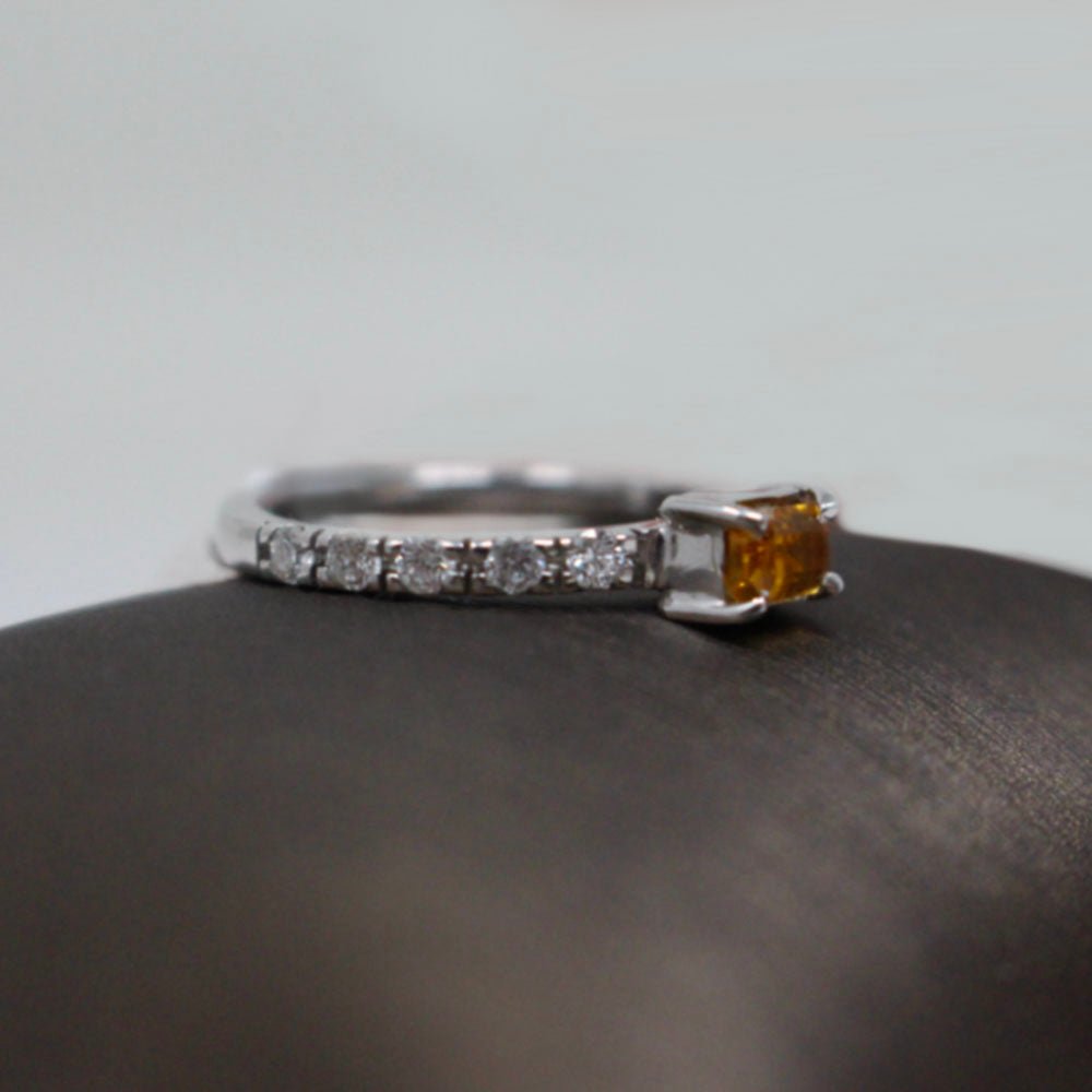 Argolla con Diamante y Citrina F1008 - LAURA CANTU JEWELRY