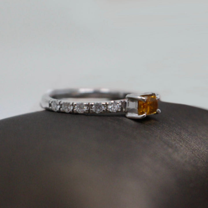 Argolla con Diamante y Citrina F1008 - LAURA CANTU JEWELRY