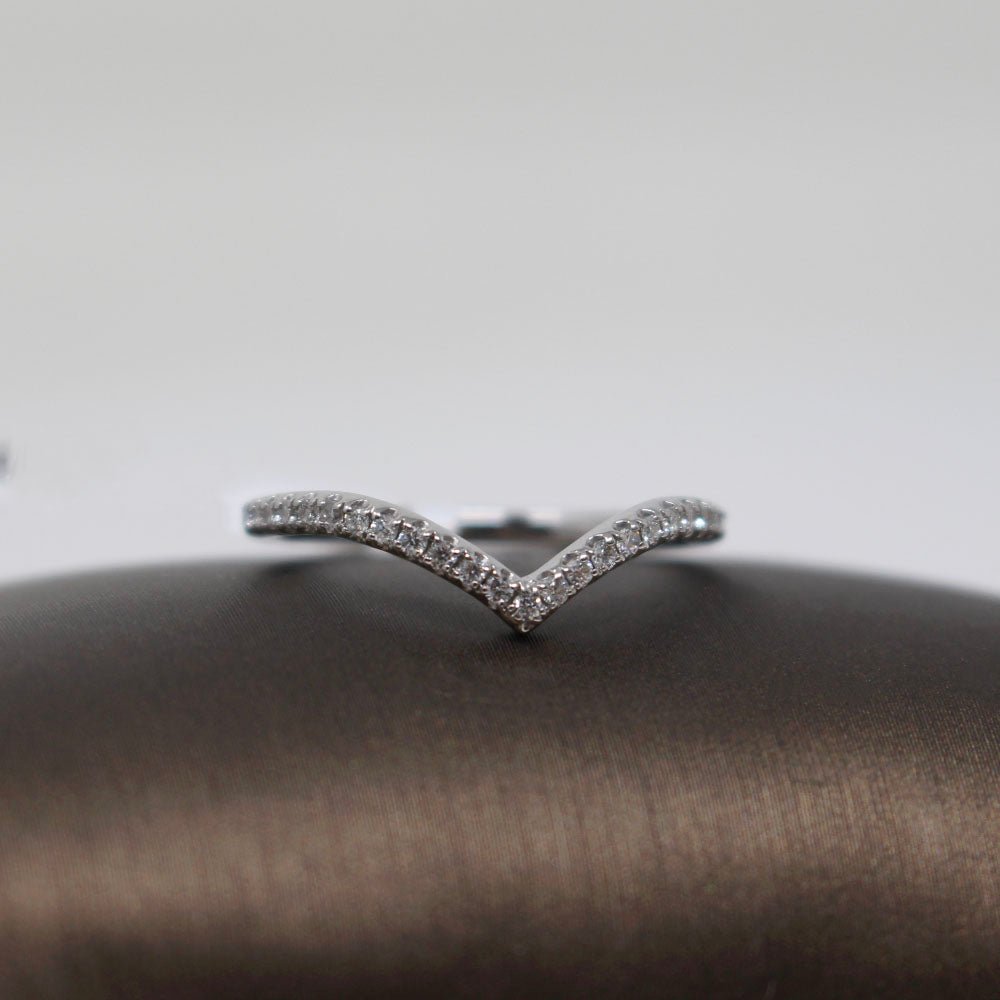 Argolla de Pico Oro Blanco 75283 - LAURA CANTU JEWELRY