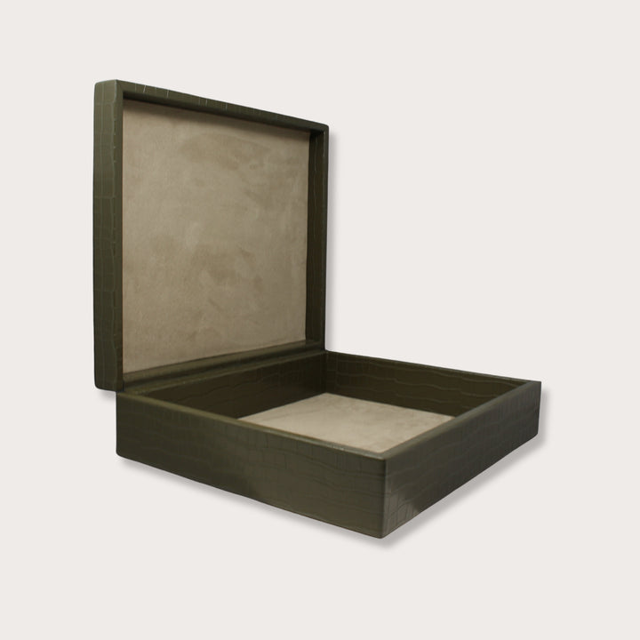 Beetle Embossed Big Box - LAURA CANTU JEWELRY