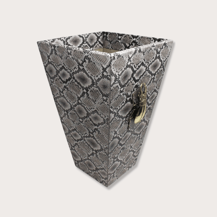 Bote De Basura Con Escarabajo - LAURA CANTU JEWELRY