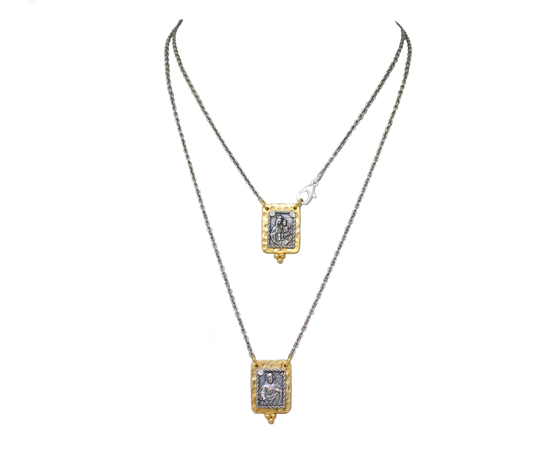 Escapulario Doble con Chapa de Oro - LAURA CANTU JEWELRY