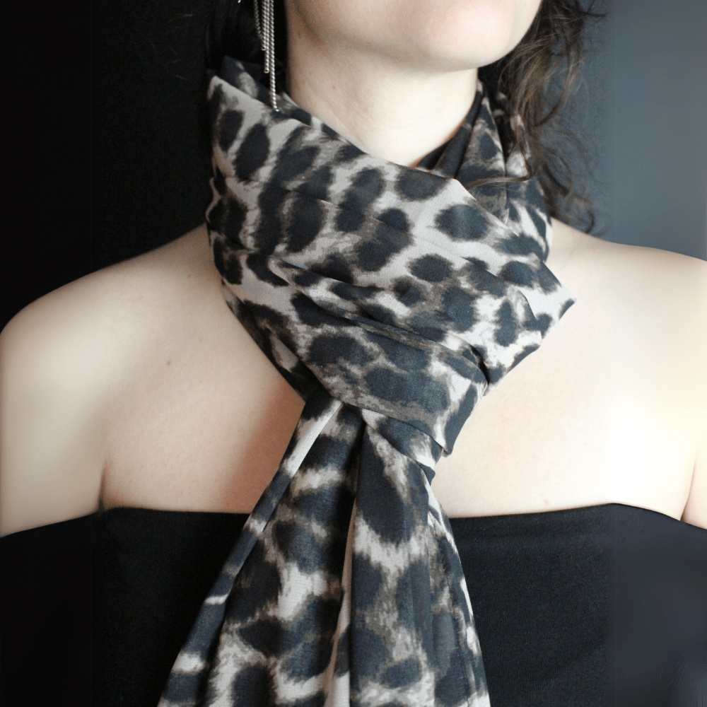 Scarf/Sarong Dark Leopard - LAURA CANTU JEWELRY