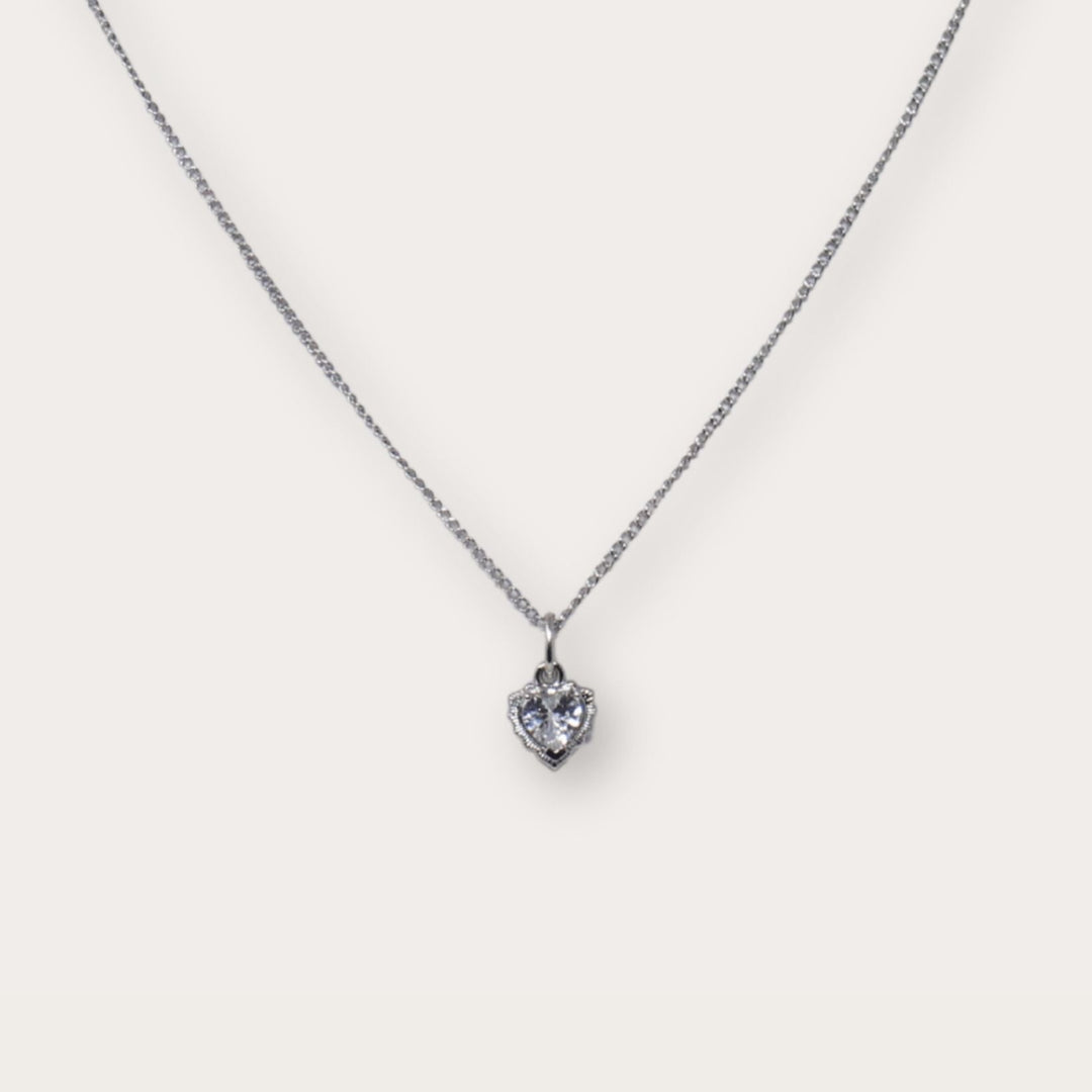 Pia Love Mini Heart Necklace - LAURA CANTU JEWELRY