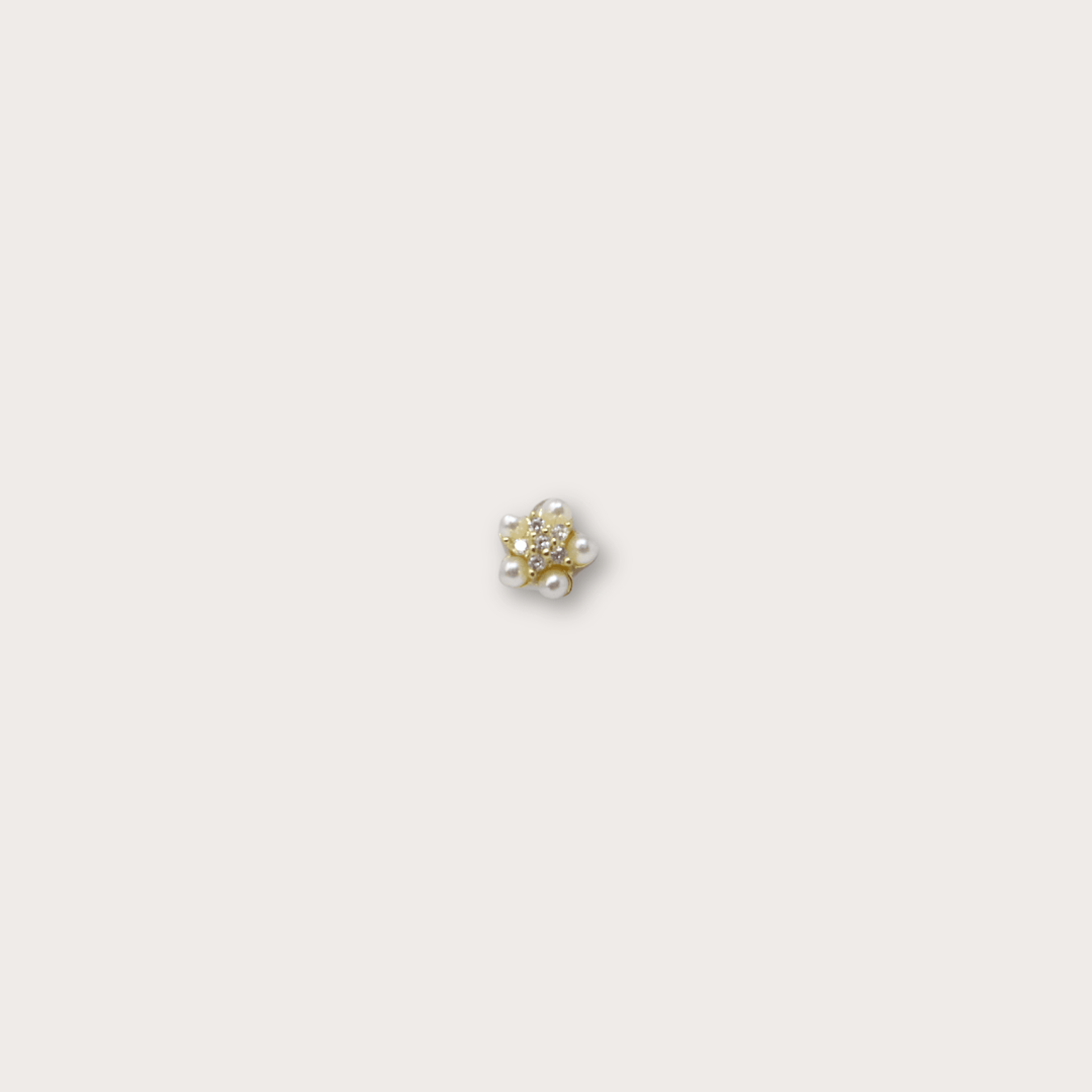 Piercing Pearl Flower - LAURA CANTU JEWELRY