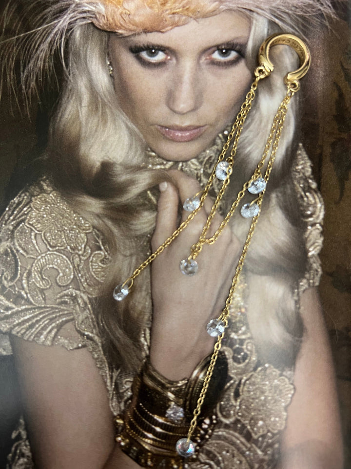 Alexis Hugger Con Cristales - LAURA CANTU JEWELRY