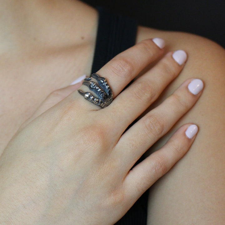 Claw Antique Silver Ring - LAURA CANTU JEWELRY