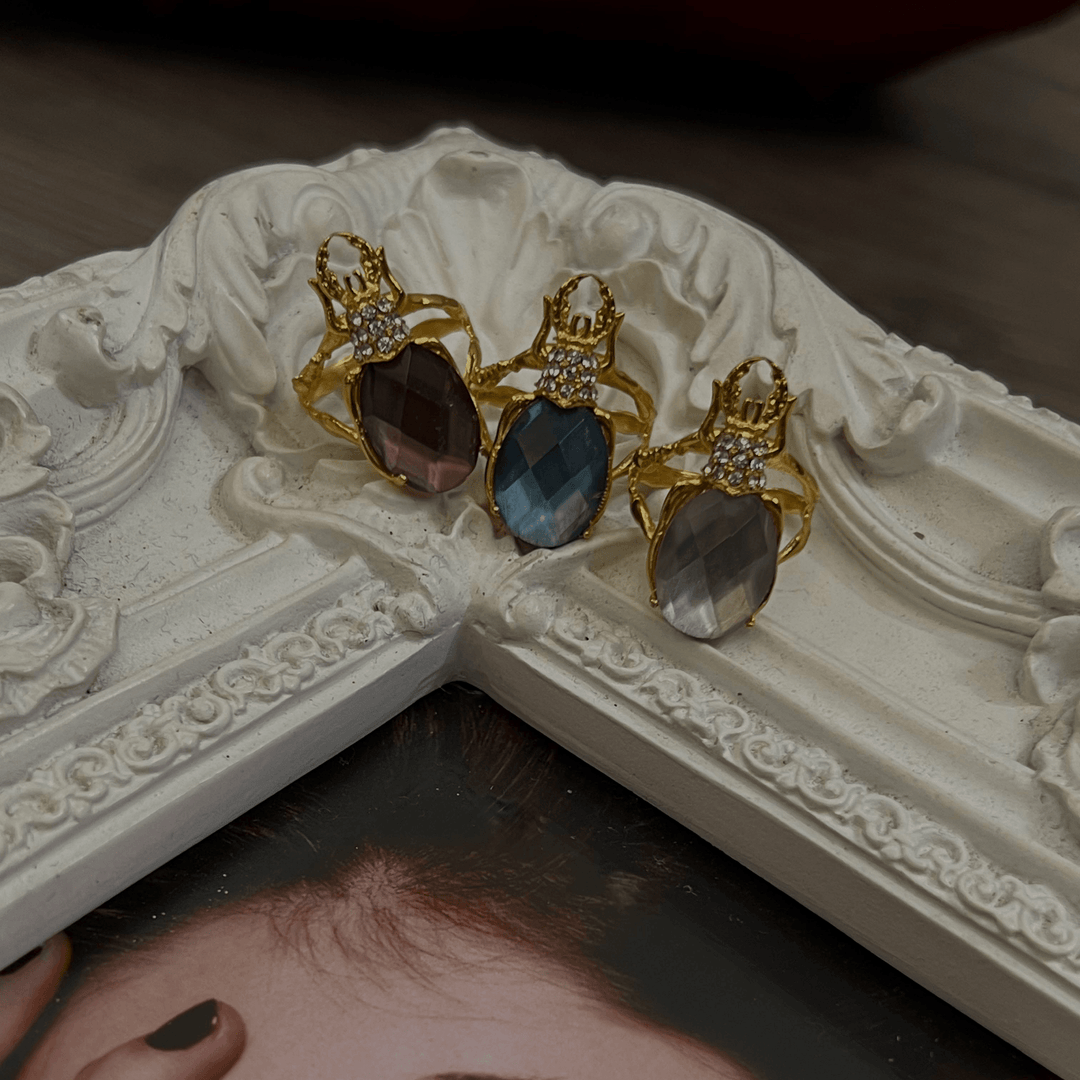 Gold Nishi Ring - LAURA CANTU JEWELRY