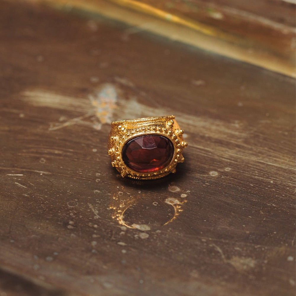 Medusa Ring (Amethyst) - LAURA CANTU JEWELRY