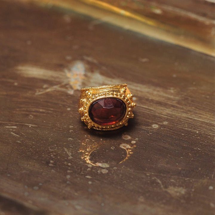 Medusa Ring (Amethyst) - LAURA CANTU JEWELRY