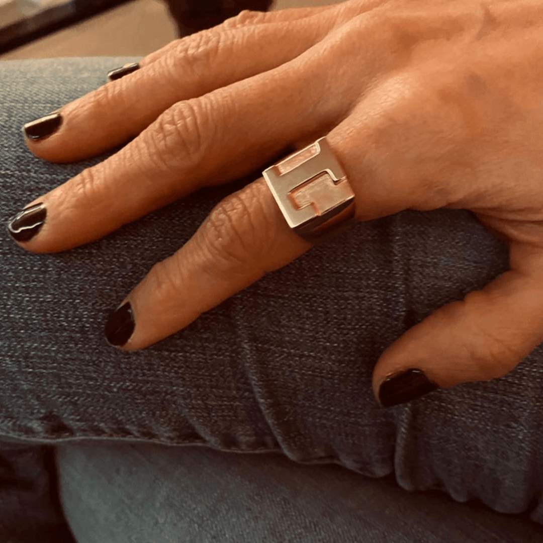 Personalized Signet Ring - LAURA CANTU JEWELRY
