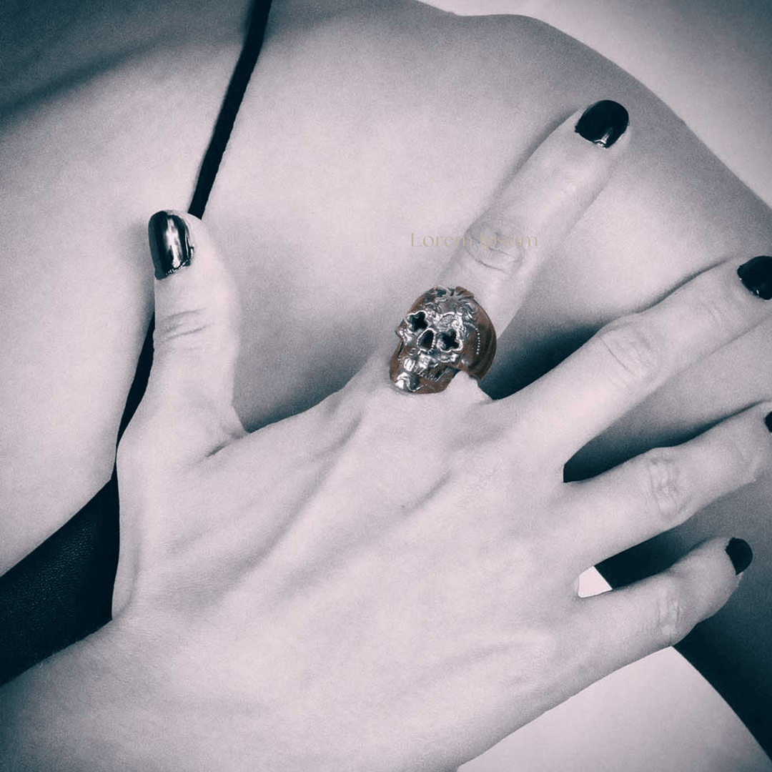 Skull and fleur de lys Ring - LAURA CANTU JEWELRY